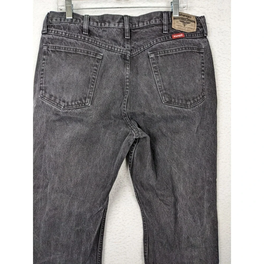 Wrangler Mens Jeans Size 38 x 32 Black Relaxed Fit Denim Cotton